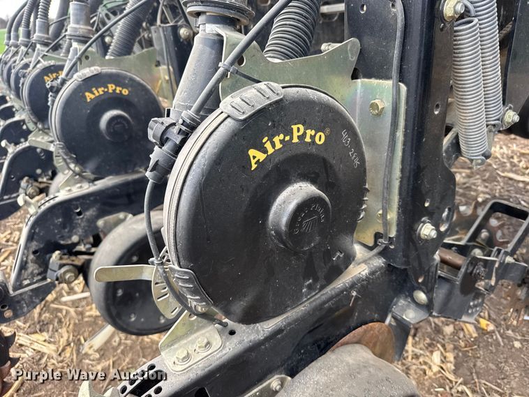 image for item FB0945 2015 Great Plains YP-1225A planter