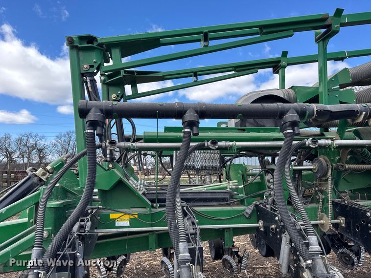 image for item FB0945 2015 Great Plains YP-1225A planter