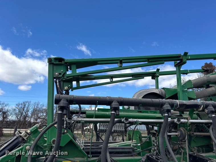 image for item FB0945 2015 Great Plains YP-1225A planter