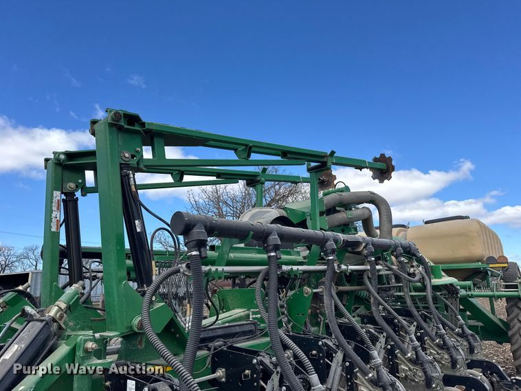 image for item FB0945 2015 Great Plains YP-1225A planter