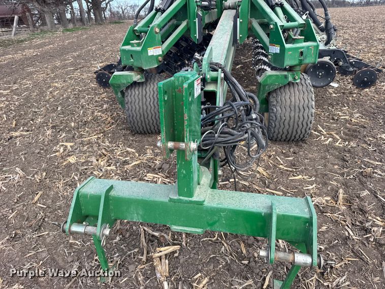 image for item FB0945 2015 Great Plains YP-1225A planter