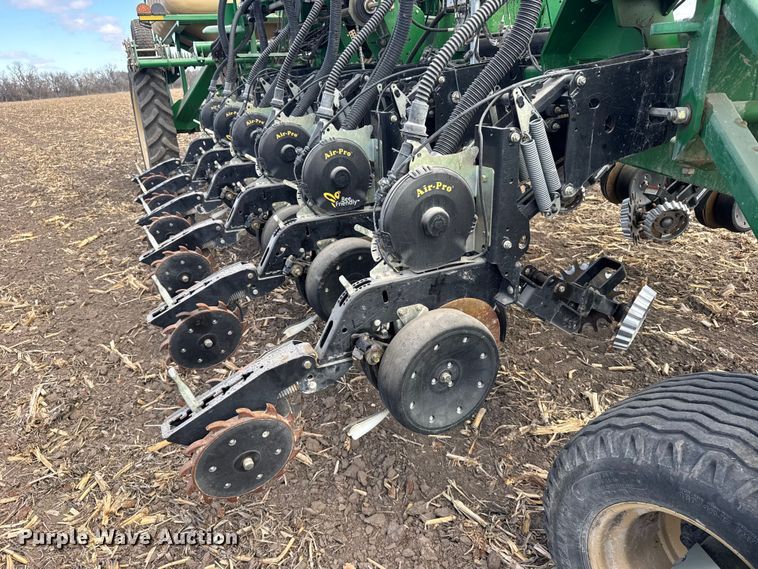 image for item FB0945 2015 Great Plains YP-1225A planter