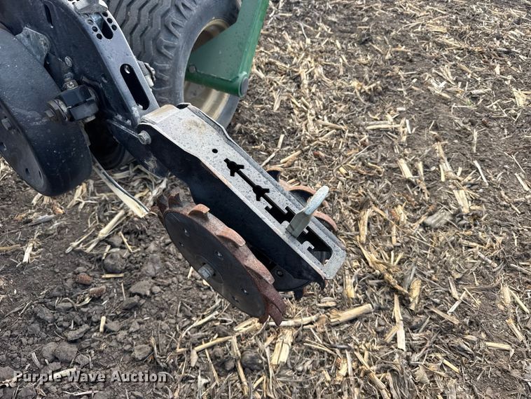 image for item FB0945 2015 Great Plains YP-1225A planter