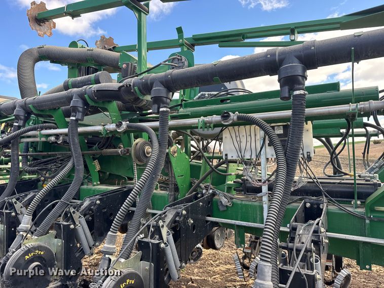 image for item FB0945 2015 Great Plains YP-1225A planter