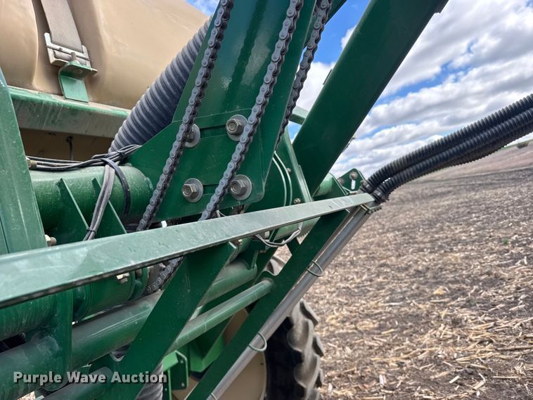 image for item FB0945 2015 Great Plains YP-1225A planter