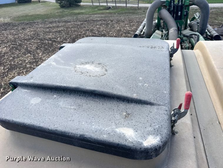 image for item FB0945 2015 Great Plains YP-1225A planter