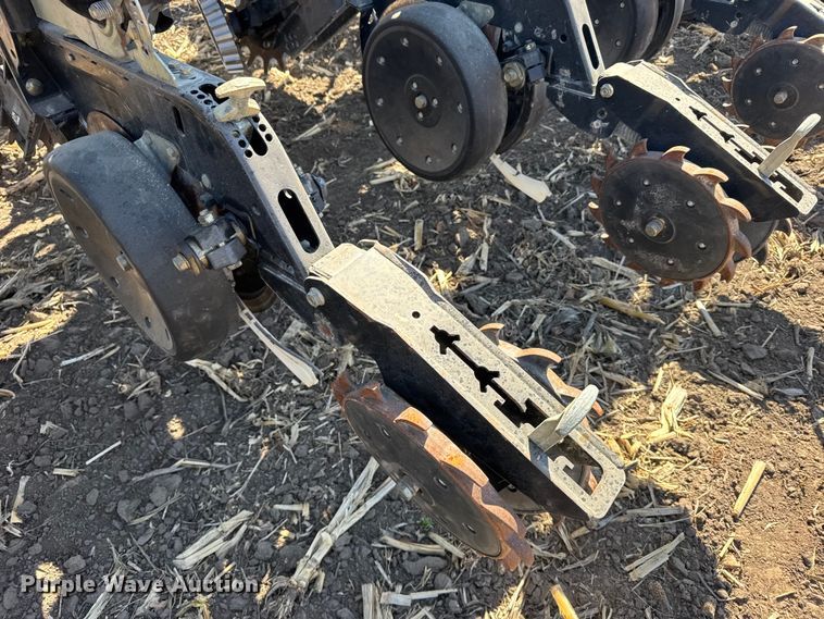 image for item FB0945 2015 Great Plains YP-1225A planter