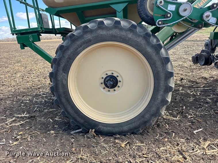 image for item FB0945 2015 Great Plains YP-1225A planter