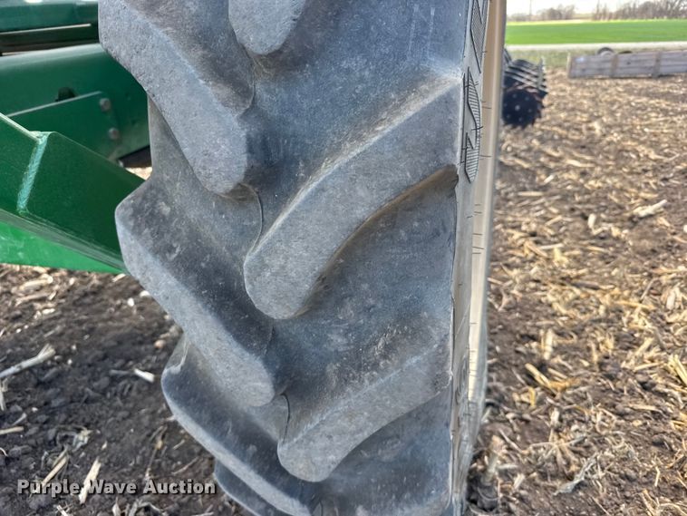 image for item FB0945 2015 Great Plains YP-1225A planter