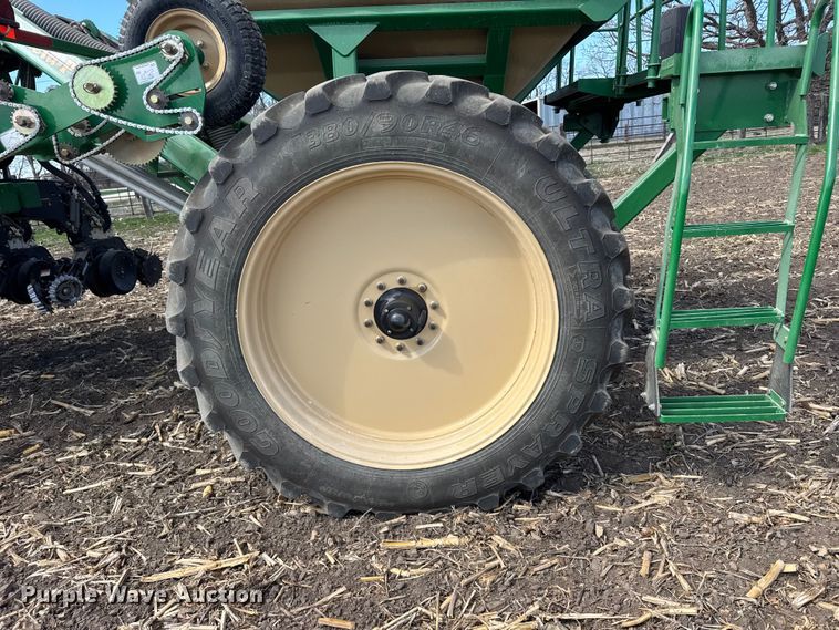 image for item FB0945 2015 Great Plains YP-1225A planter