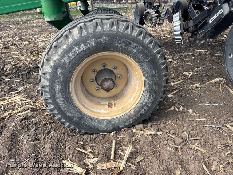 image for item FB0945 2015 Great Plains YP-1225A planter