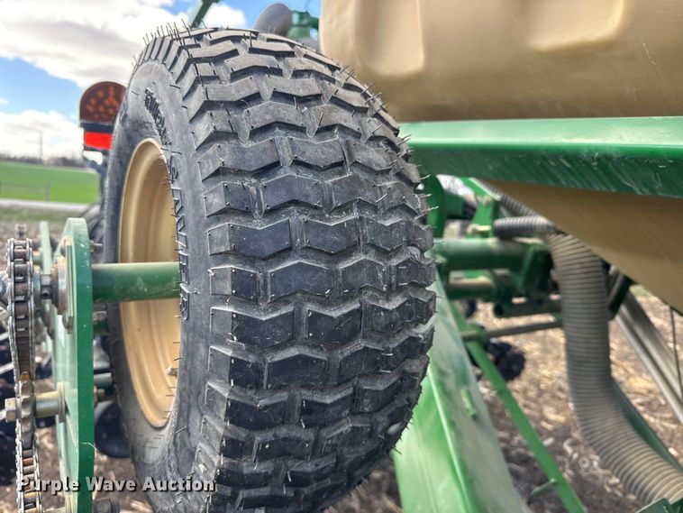 image for item FB0945 2015 Great Plains YP-1225A planter