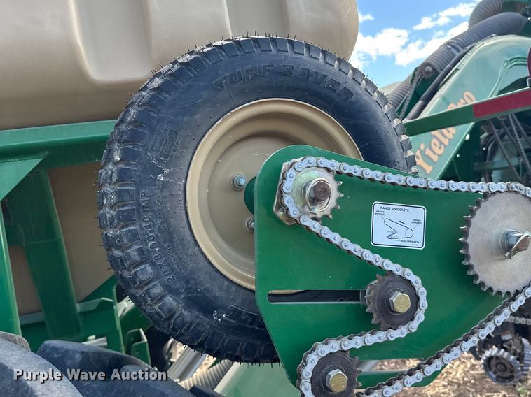 image for item FB0945 2015 Great Plains YP-1225A planter