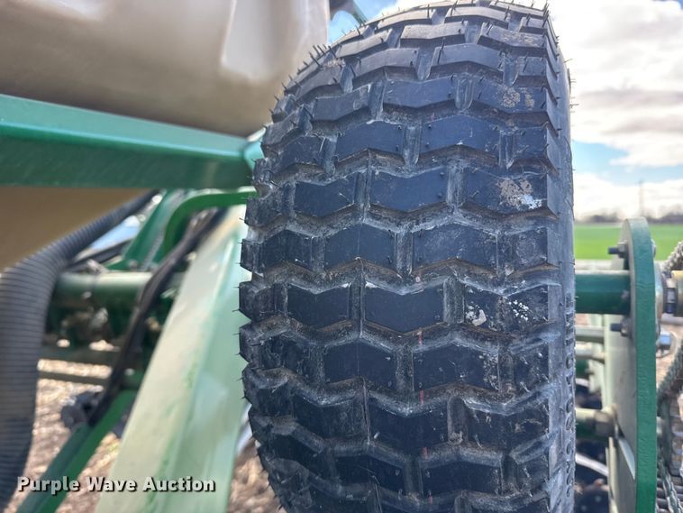 image for item FB0945 2015 Great Plains YP-1225A planter