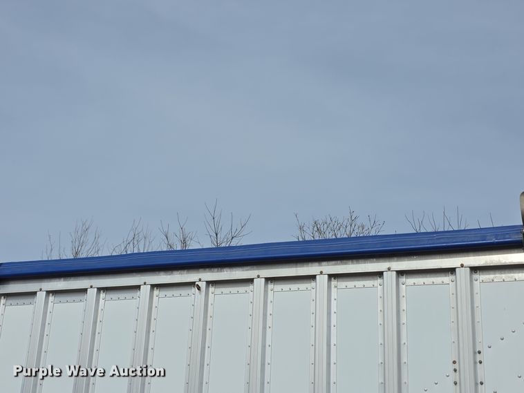 image for item FI0881 2013 Cornhusker 800 ALSR grain trailer