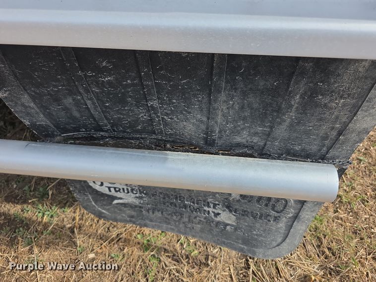 image for item FI0881 2013 Cornhusker 800 ALSR grain trailer