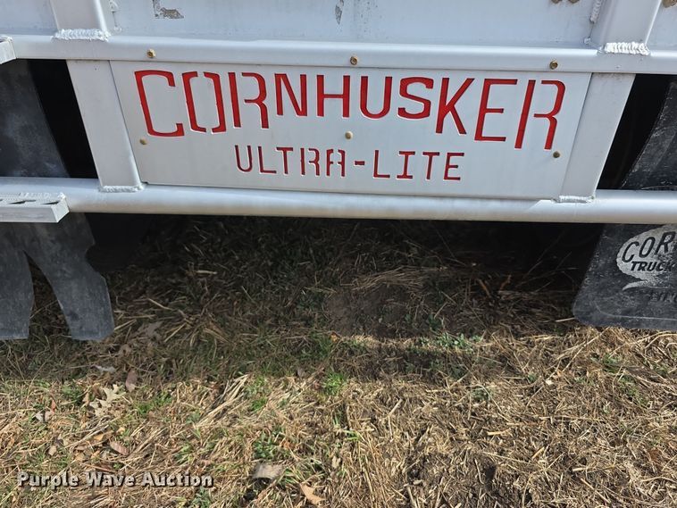 image for item FI0881 2013 Cornhusker 800 ALSR grain trailer