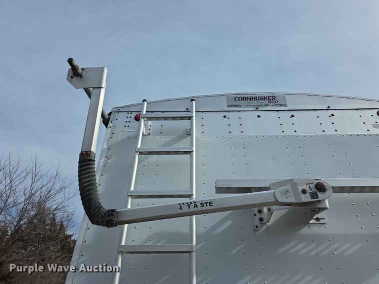 image for item FI0881 2013 Cornhusker 800 ALSR grain trailer