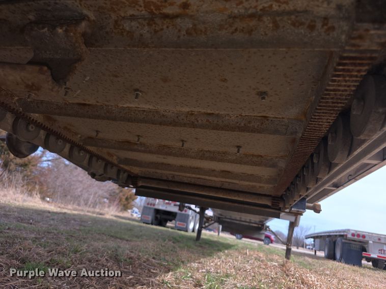 image for item FI0881 2013 Cornhusker 800 ALSR grain trailer