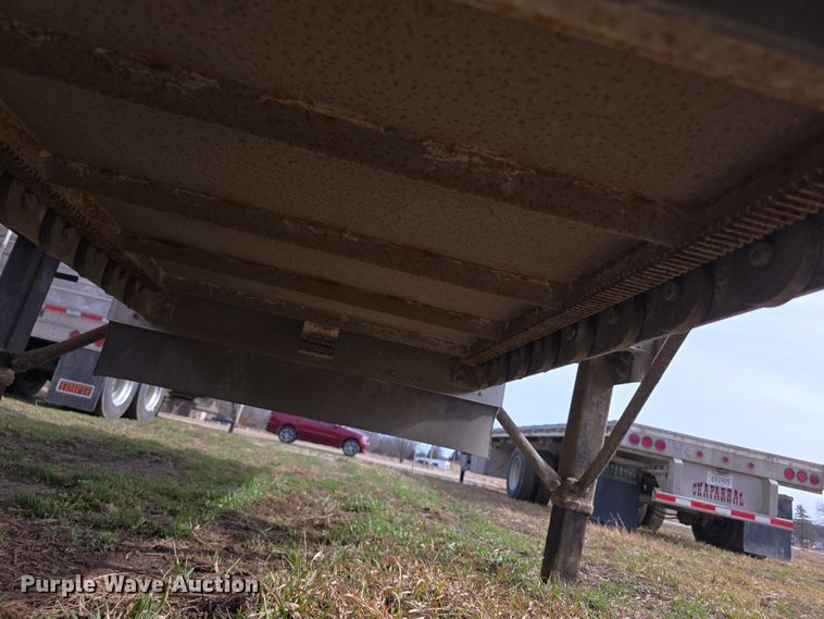 image for item FI0881 2013 Cornhusker 800 ALSR grain trailer