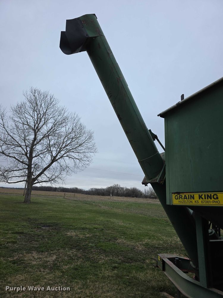image for item FI0906 Grain King grain cart