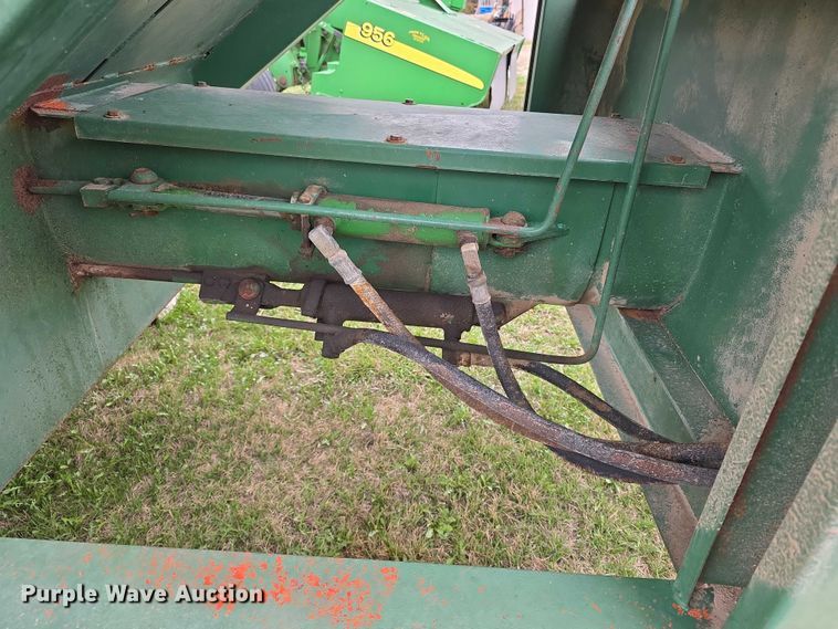 image for item FI0906 Grain King grain cart