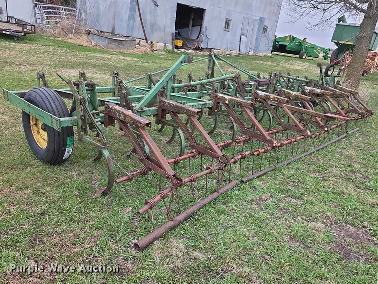 image for item FI0909 John Deere field cultivator