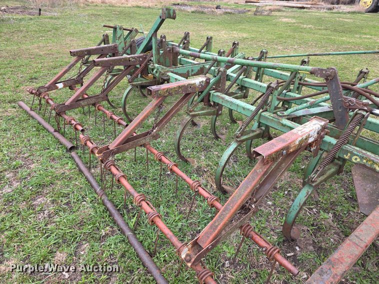 image for item FI0909 John Deere field cultivator