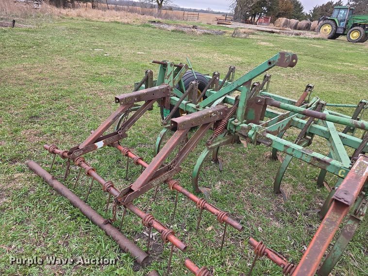 image for item FI0909 John Deere field cultivator