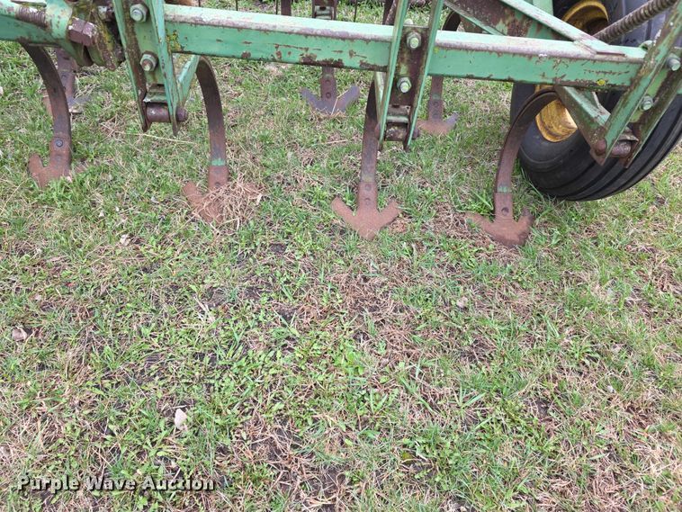 image for item FI0909 John Deere field cultivator