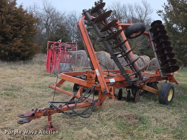 image for item FI0911 Allis Chalmers 2600  double off-set disk