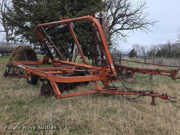 image for item FI0911 Allis Chalmers 2600  double off-set disk