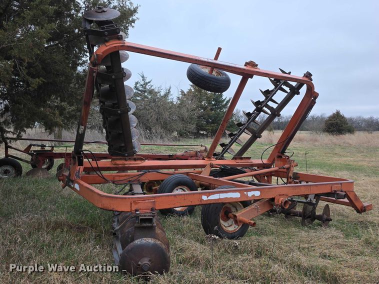 image for item FI0911 Allis Chalmers 2600  double off-set disk