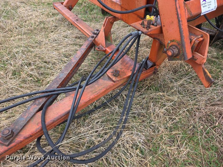 image for item FI0911 Allis Chalmers 2600  double off-set disk