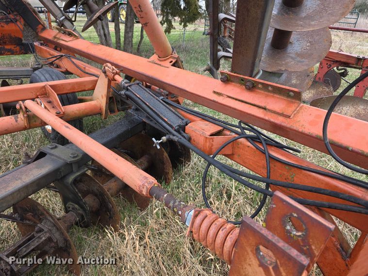 image for item FI0911 Allis Chalmers 2600  double off-set disk