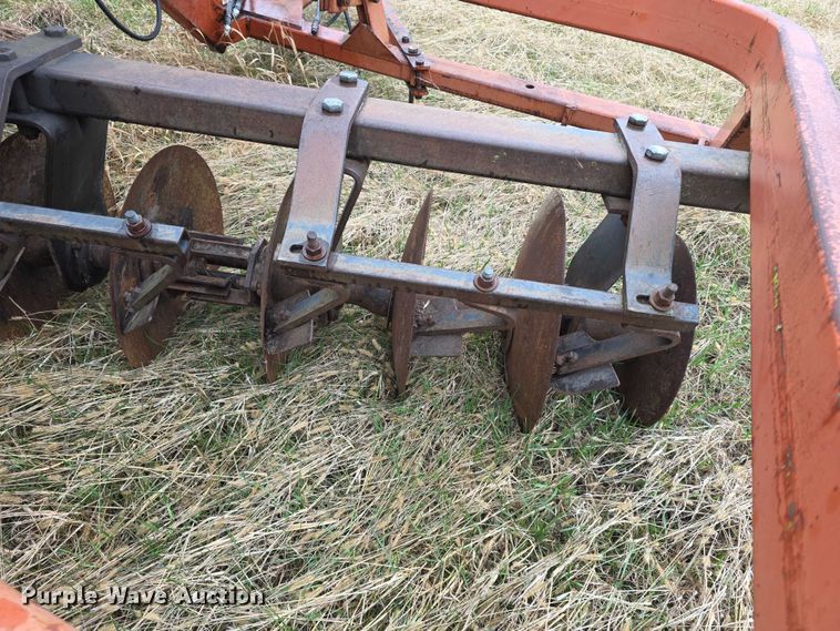 image for item FI0911 Allis Chalmers 2600  double off-set disk