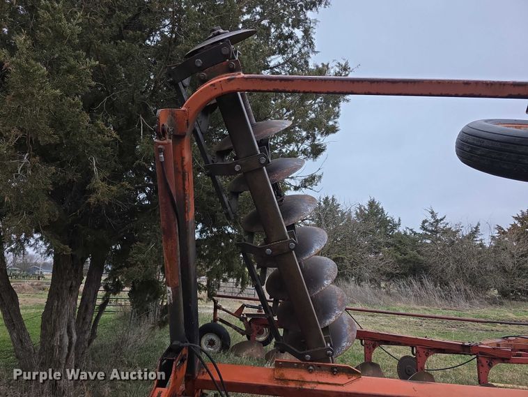 image for item FI0911 Allis Chalmers 2600  double off-set disk