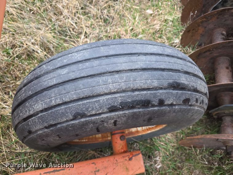 image for item FI0911 Allis Chalmers 2600  double off-set disk