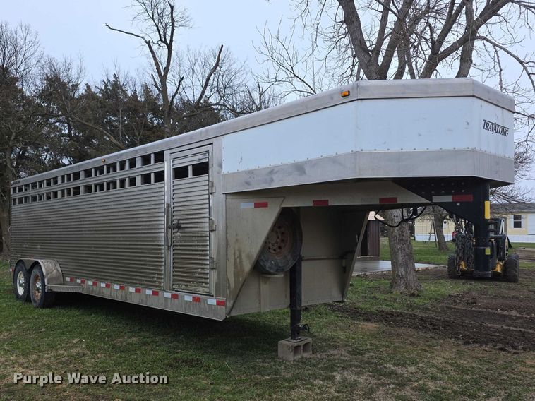 image for item FI0928 2002 Liberty livestock trailer