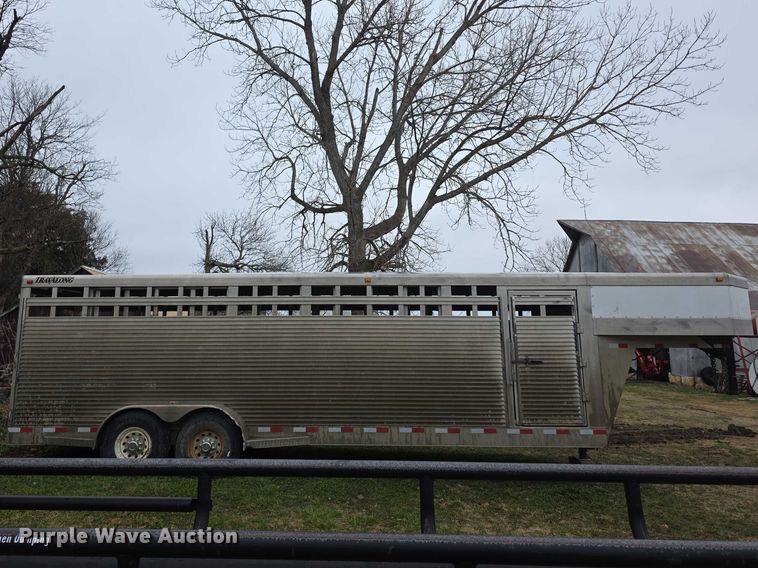 image for item FI0928 2002 Liberty livestock trailer