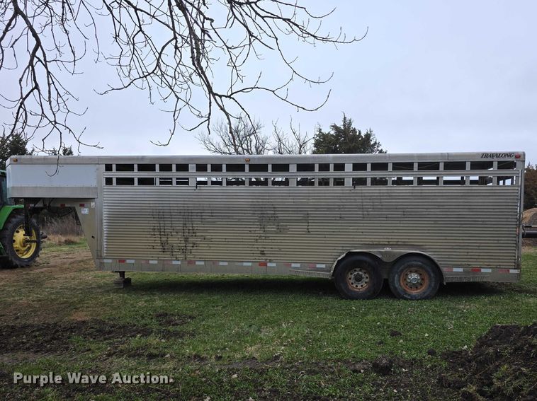image for item FI0928 2002 Liberty livestock trailer