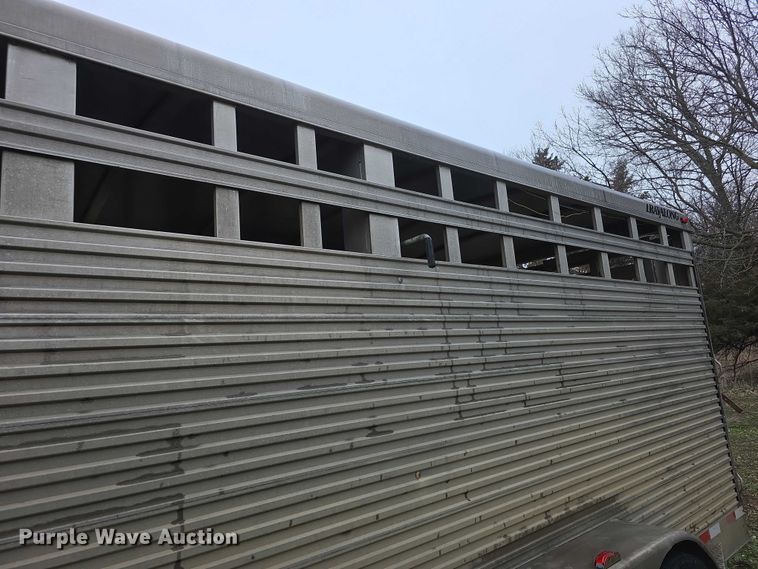 image for item FI0928 2002 Liberty livestock trailer