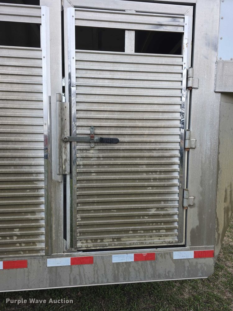 image for item FI0928 2002 Liberty livestock trailer