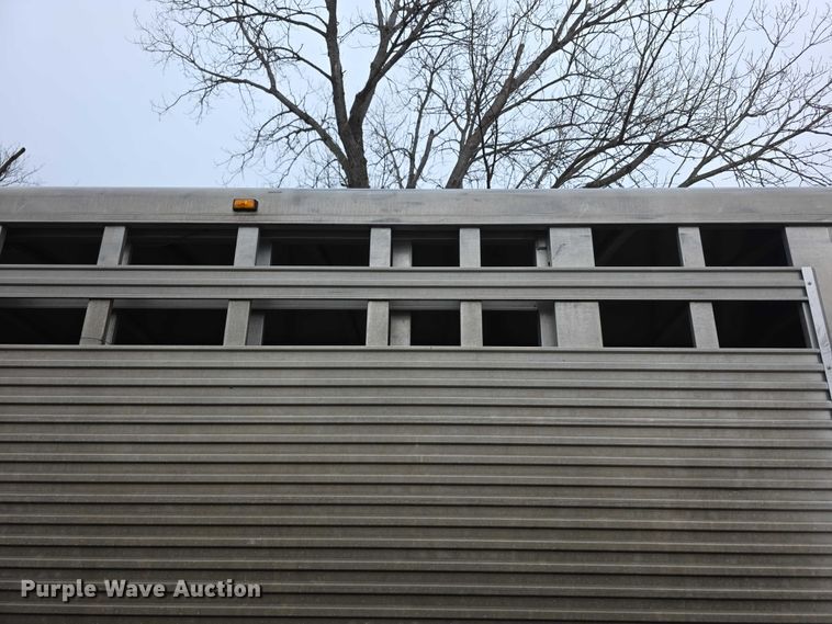 image for item FI0928 2002 Liberty livestock trailer