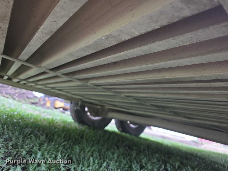 image for item FI0928 2002 Liberty livestock trailer