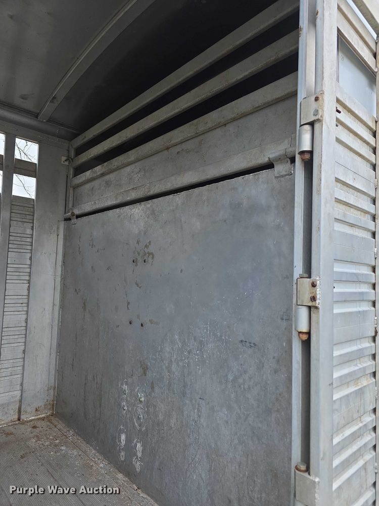 image for item FI0928 2002 Liberty livestock trailer