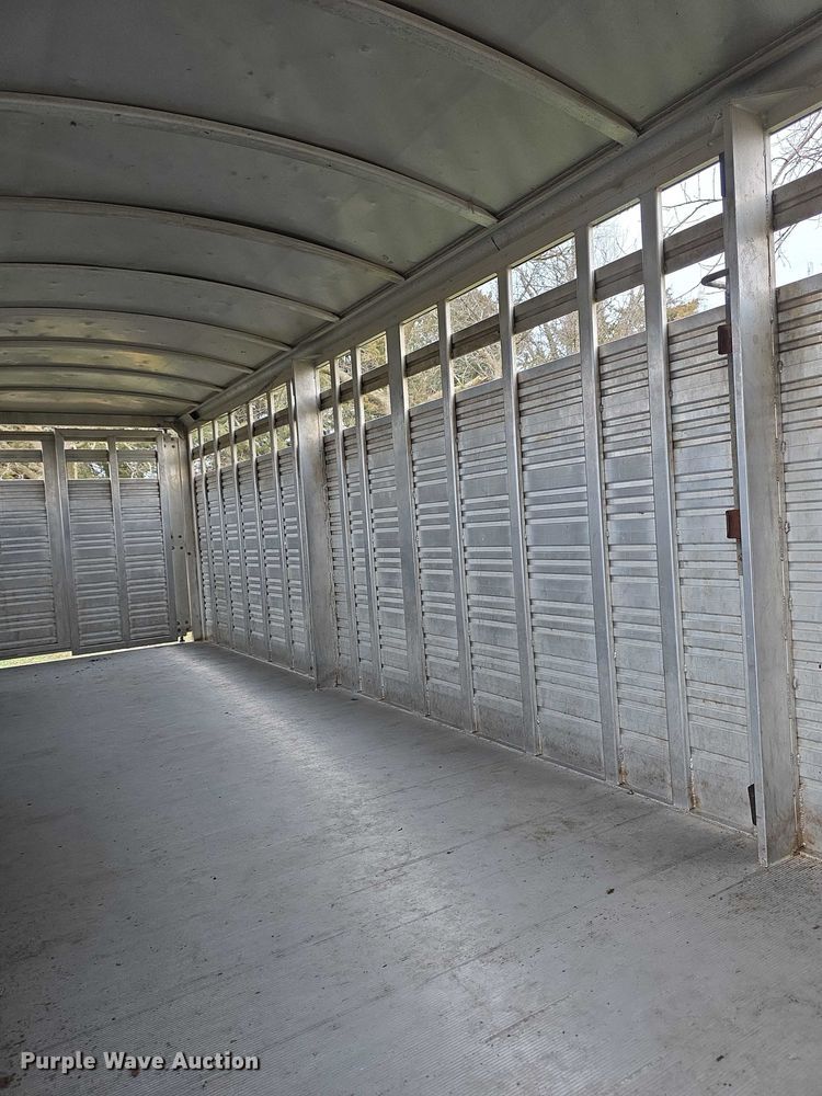 image for item FI0928 2002 Liberty livestock trailer