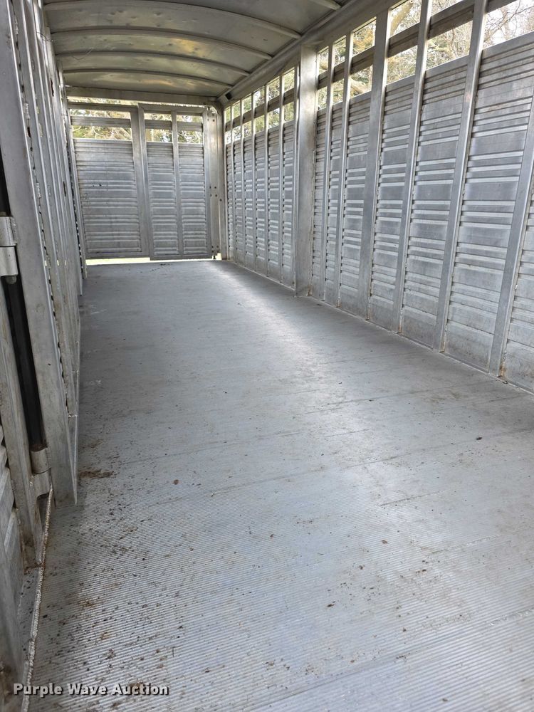image for item FI0928 2002 Liberty livestock trailer