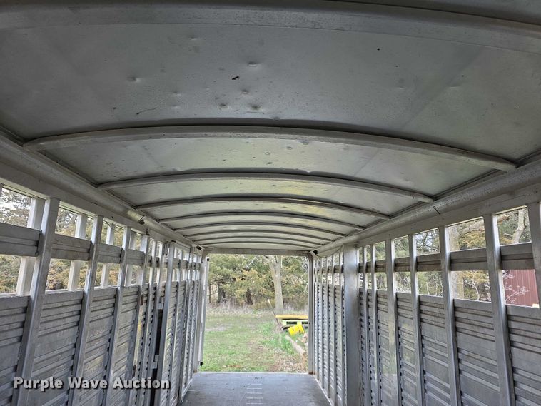 image for item FI0928 2002 Liberty livestock trailer