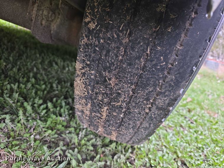 image for item FI0928 2002 Liberty livestock trailer